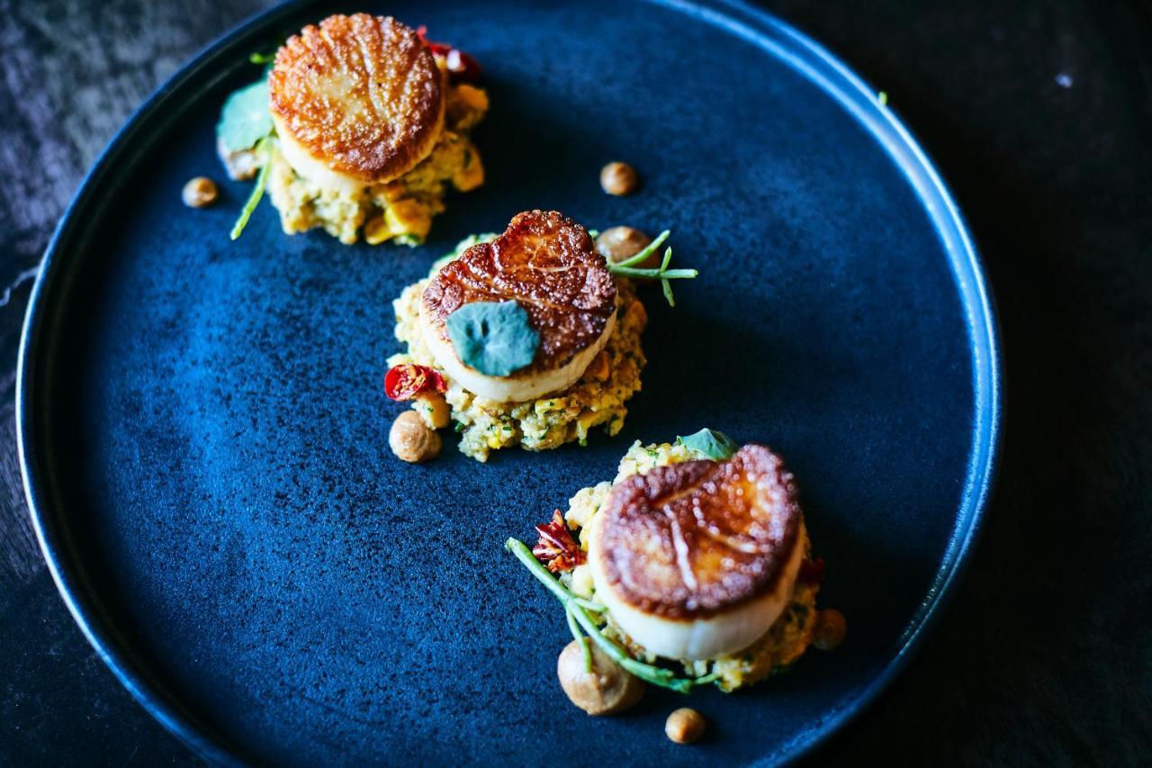 Abesq Doha Hotel And Residences, An Ihg Hotel Exteriör bild Scallops