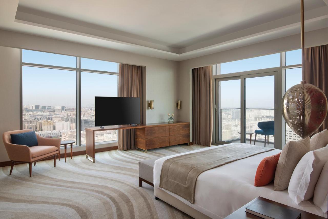 Abesq Doha Hotel And Residences, An Ihg Hotel Exteriör bild A bedroom at the hotel