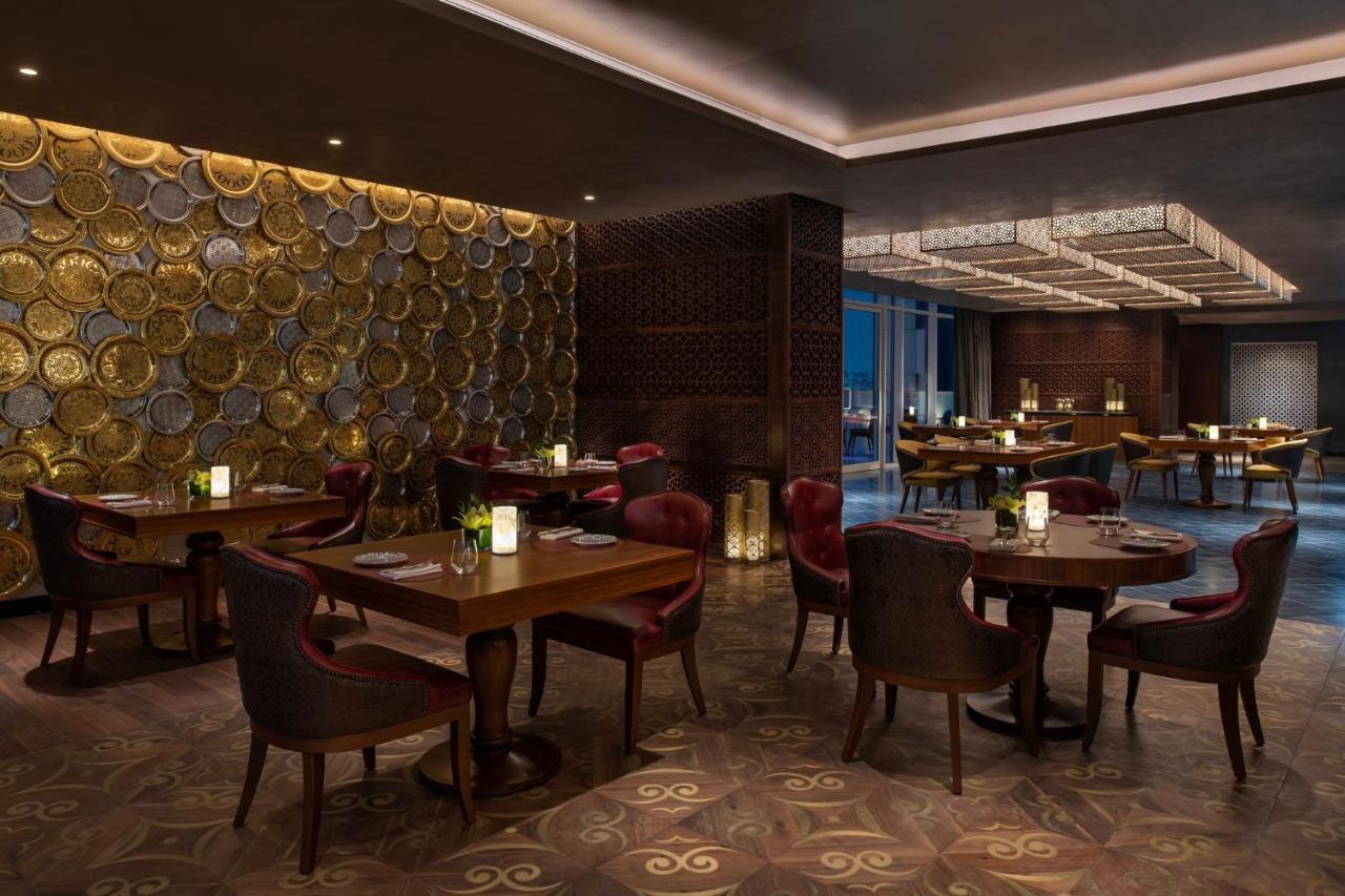 Abesq Doha Hotel And Residences, An Ihg Hotel Exteriör bild The restaurant