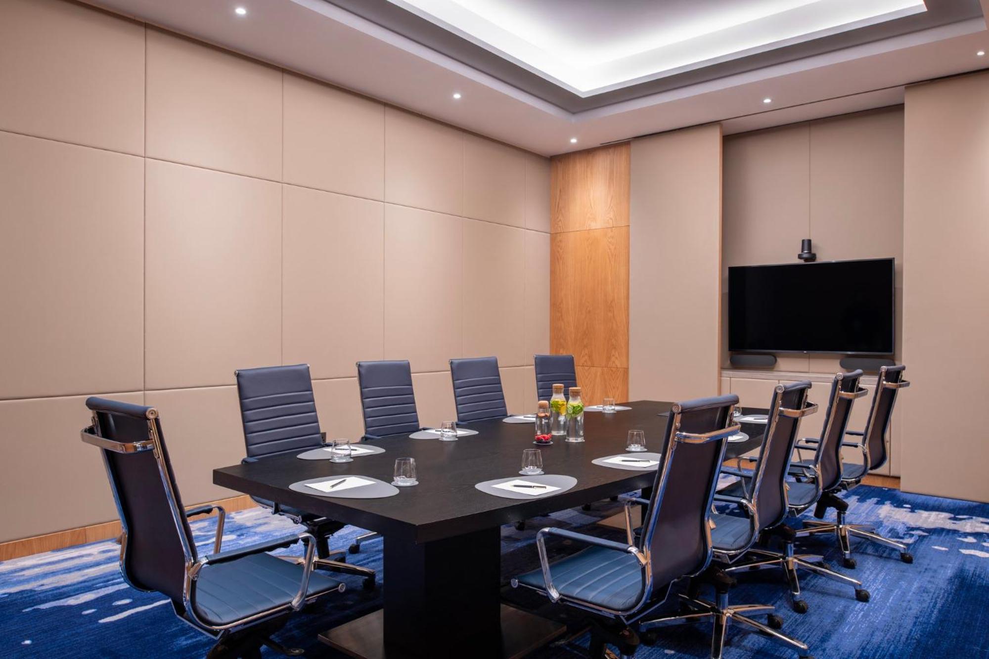 Abesq Doha Hotel And Residences, An Ihg Hotel Exteriör bild Meeting room